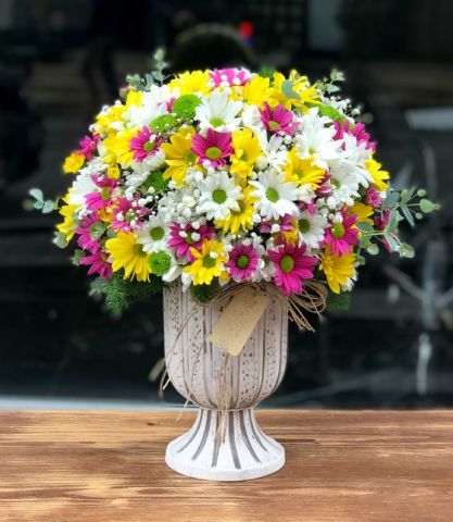 Seramik Vazoda Kır Çiçeği